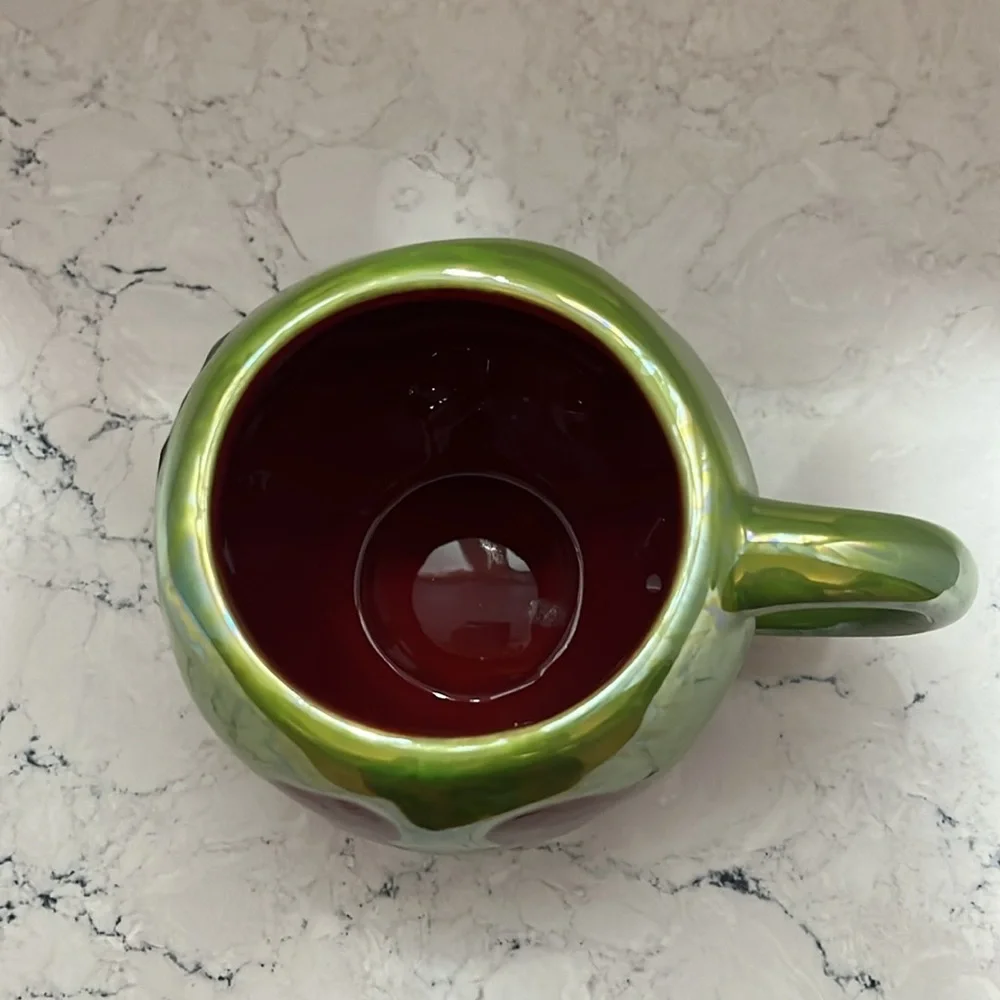 Disney Villians hand-painted poison apple 🍎 mug NWT - Picture 2 of 5